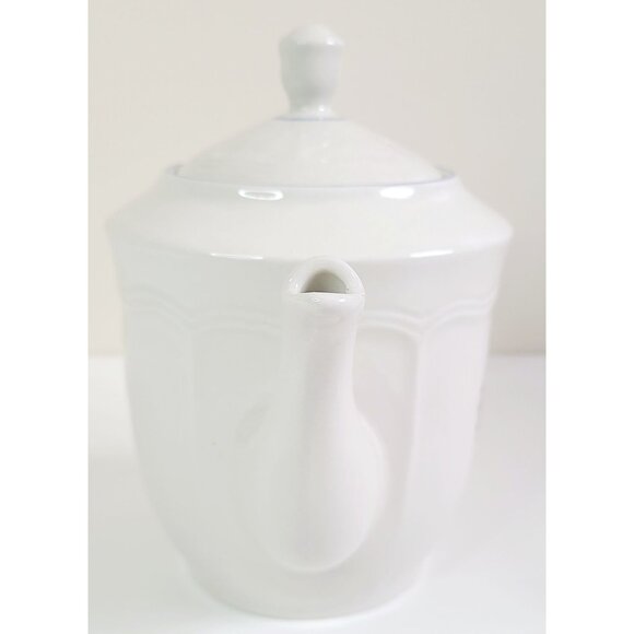 Vintage Spring Meadow Ceramic Teapot Floral Design Microwave & Dishwasher Safe - Picture 2 of 10